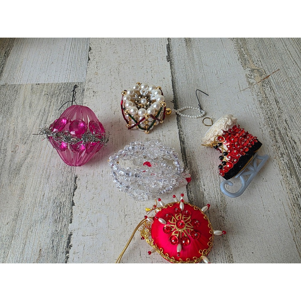 Vintage ice skate beaded sequin ornament drum unique tinsel set Xmas tree
